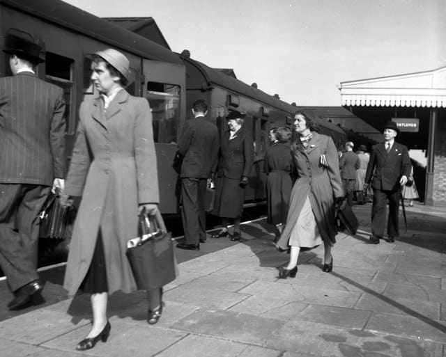 The 8.26 to Euston: Harrow & Wealdstone station, 1956