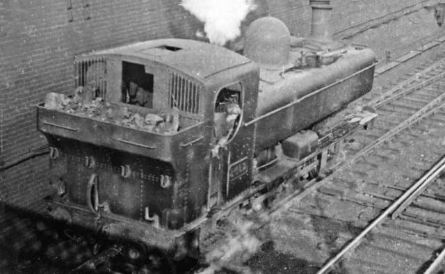Old Oak Common East: Locomotora GWR Pannier Tank con destino a Paddington, 1946, 1946
