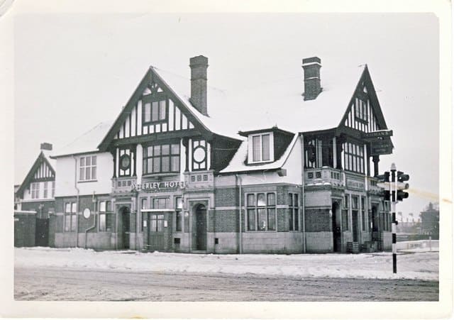 Hotelul Osterley, 1956