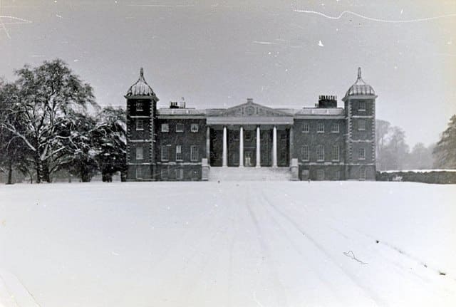 Conacul Osterley, iarna anului 1950